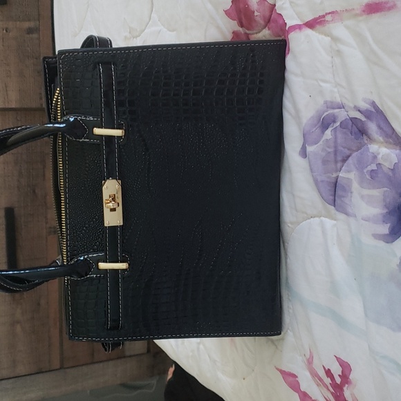 Small Black Purse - Picture 13 of 14